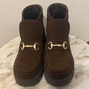 Elegant Ankle Boots Brown Loafers with Gold Accent